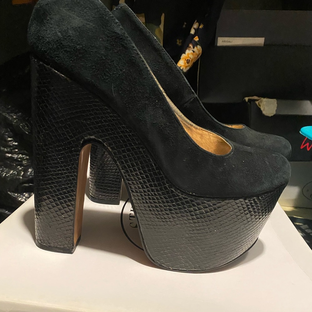 Wild pair heels - Picture 3 of 4